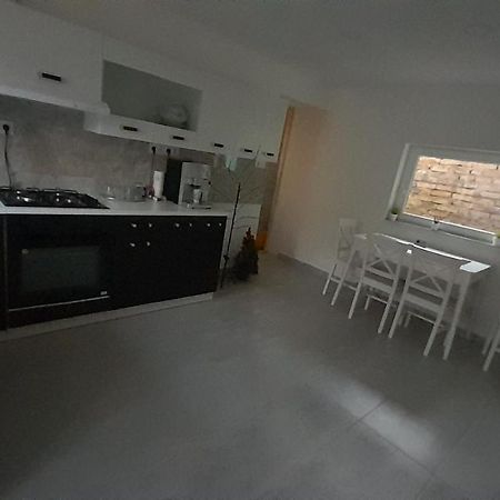 ケストヘイHorvath Apartmanアパートメント エクステリア 写真